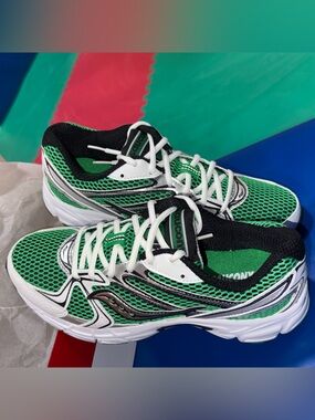 NIB Saucony Ride Millennium White Fern Green Unisex Shoes Sneakers Size 7.5 Men